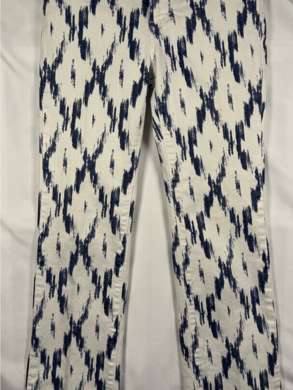 Free People White and Navy Brushstroke Denim Pants